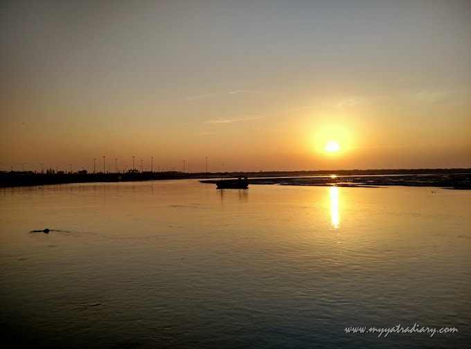Soulie Saturday #26: Bathe in the Light of Love This Diwali (Mother River Gomti, Dwarka.)