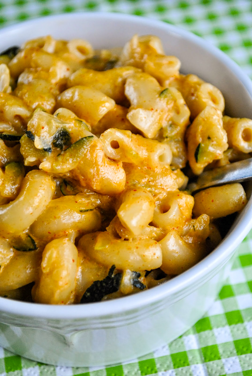 Cheesy baked vegan mac and cheese with zucchini VeganSandra