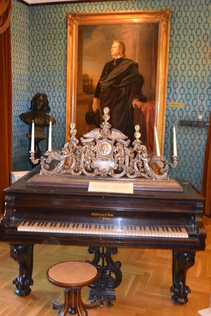 Budapest : La maison de Frantz Lizst Budapest : musée frantzs Lizt son piano