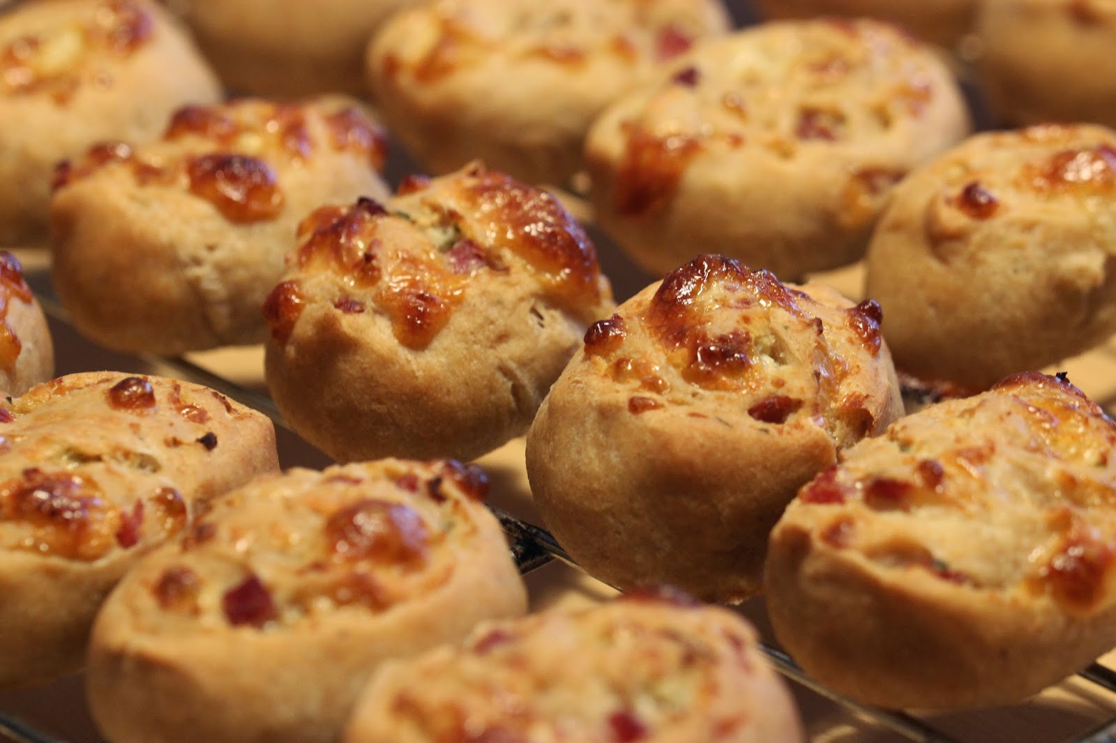 Leckereien aus der (Mini-)Küche: Dinkel-Schinken-Käse-Schnecken im ...