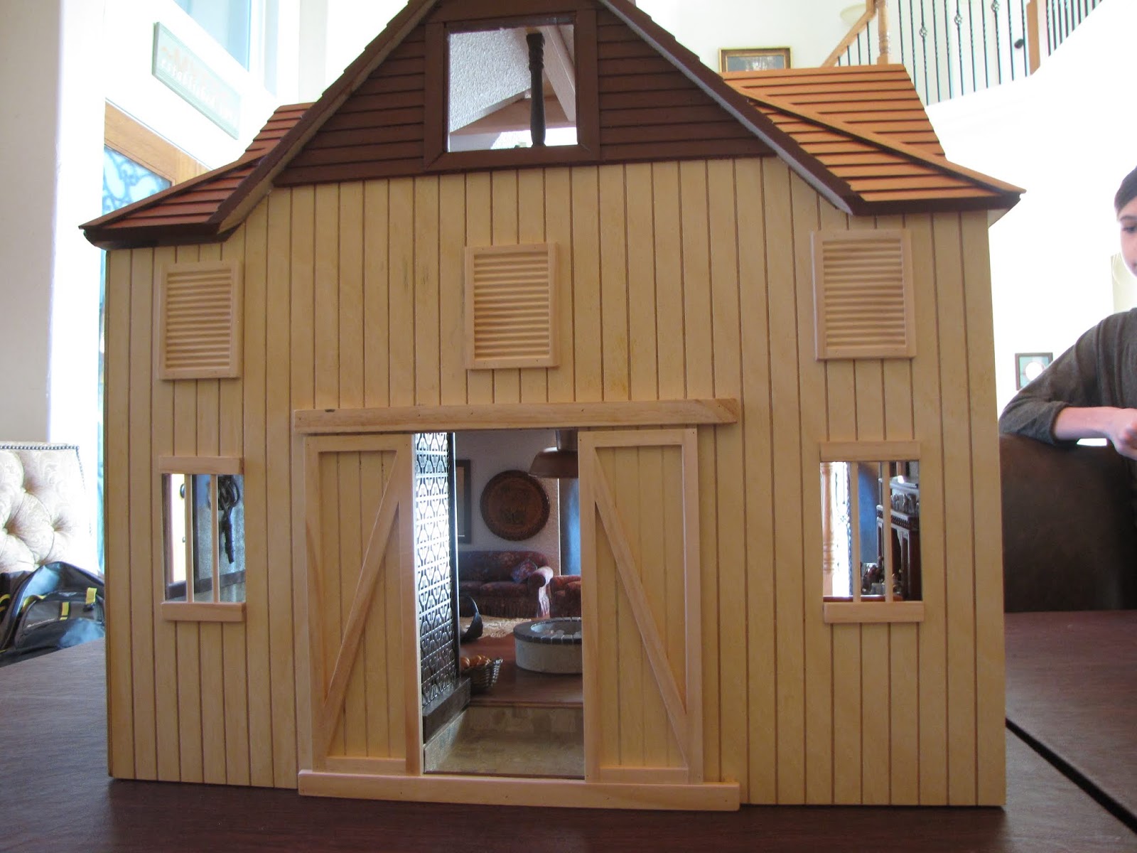 Barn Dollhouse