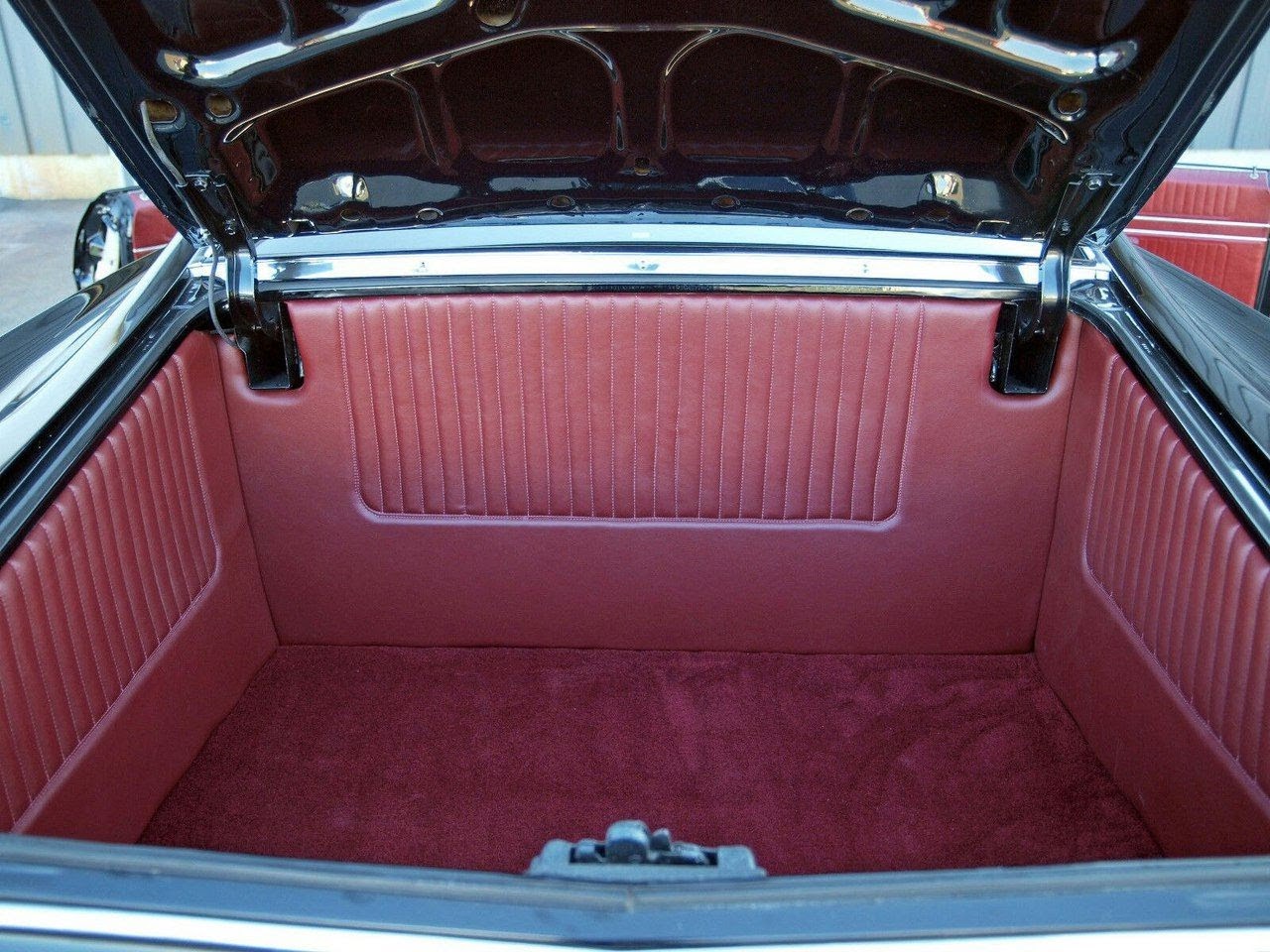 Автомобиль Custom Royal с мягким верхом