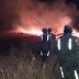 Barreiras: BOMBEIROS CONTROLAM FOGO EM VEGETAÇÃO