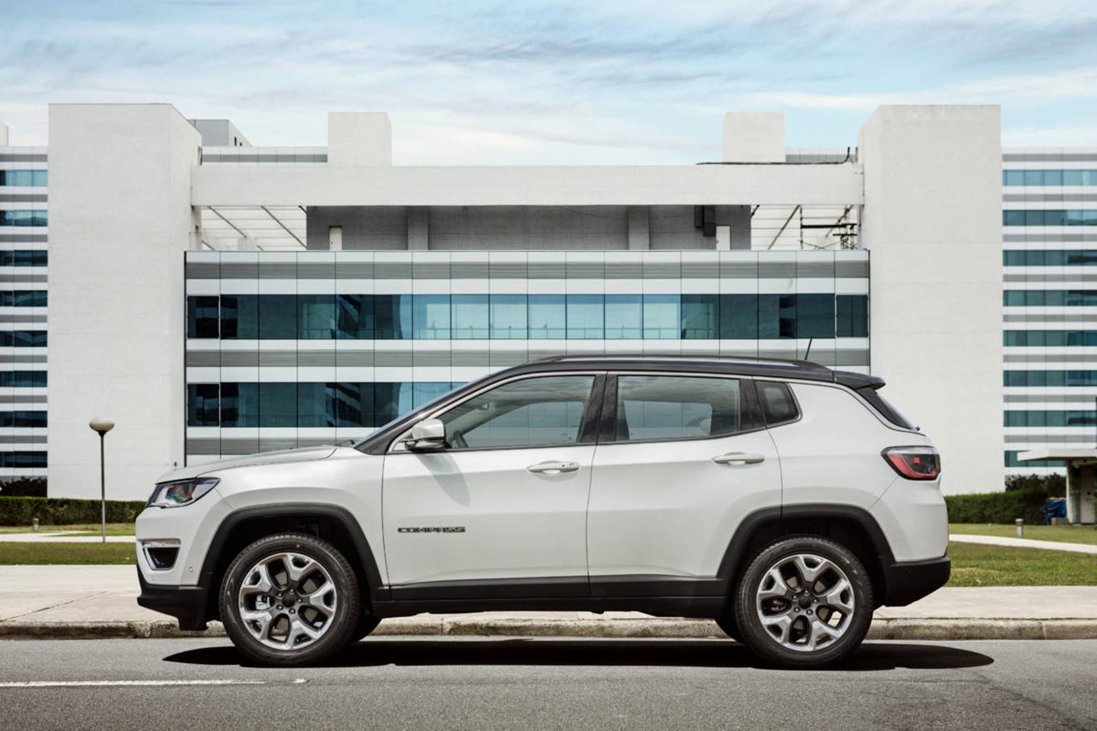 Jeep_Compass_Limited_005.jpg