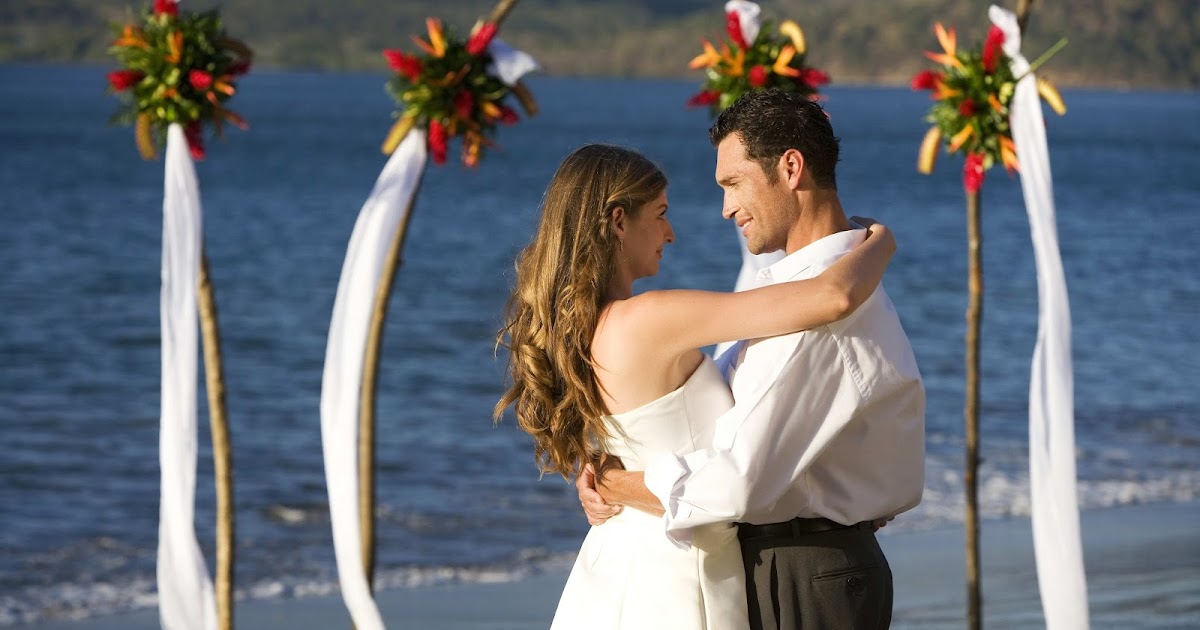 Costa Rica Wedding Planner's tips Your love's soundtracks...