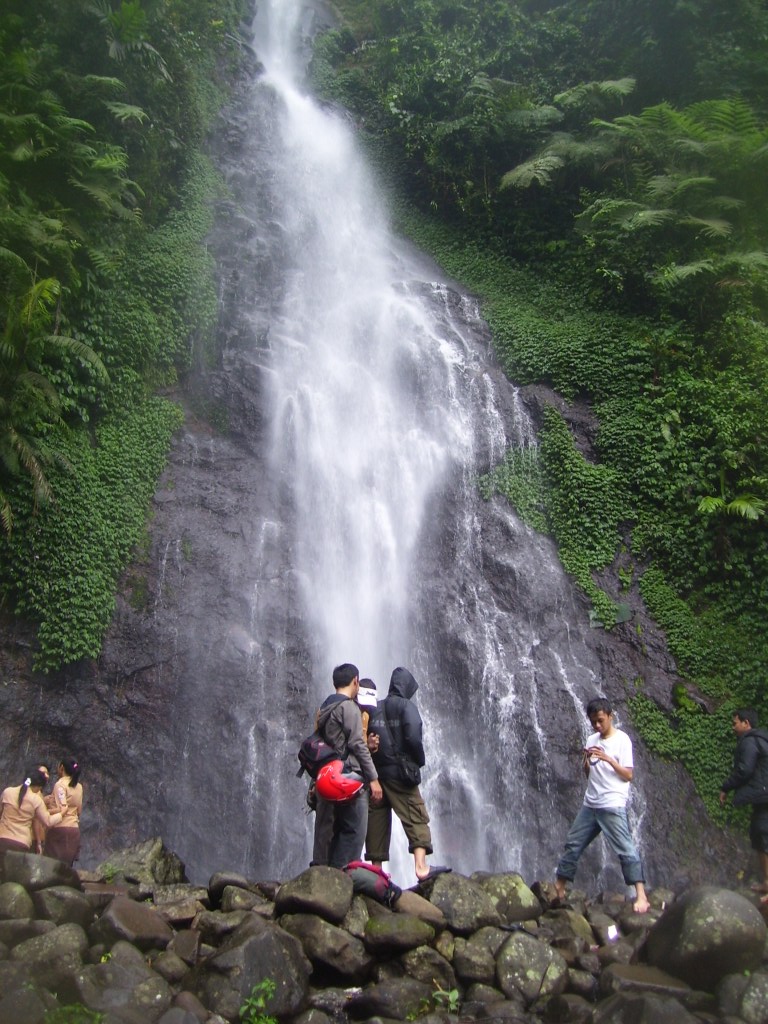 Ngadem di Curug Cijalu, Kabupaten Subang Jawa Barat
