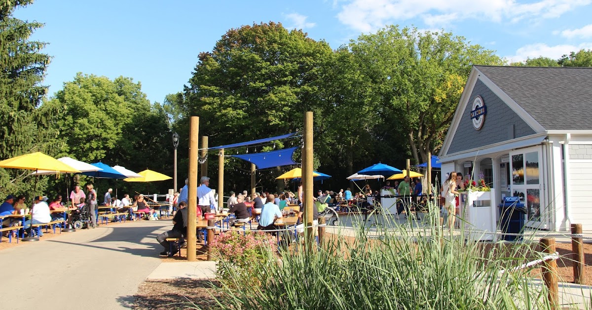 3 WORDS BEER. GARDEN. TRIVIA. Quizmaster Trivia Drink While You