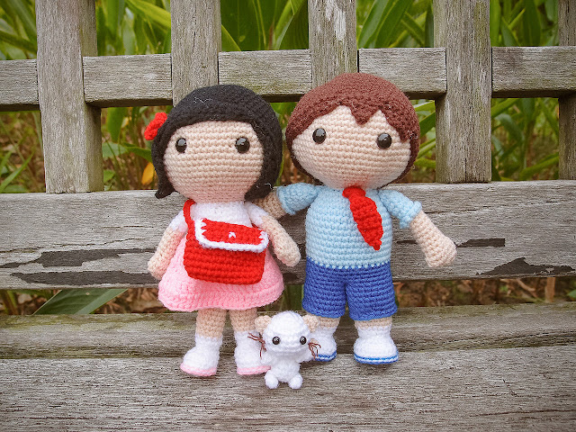 crocheted sweet couple with cat amigurumi