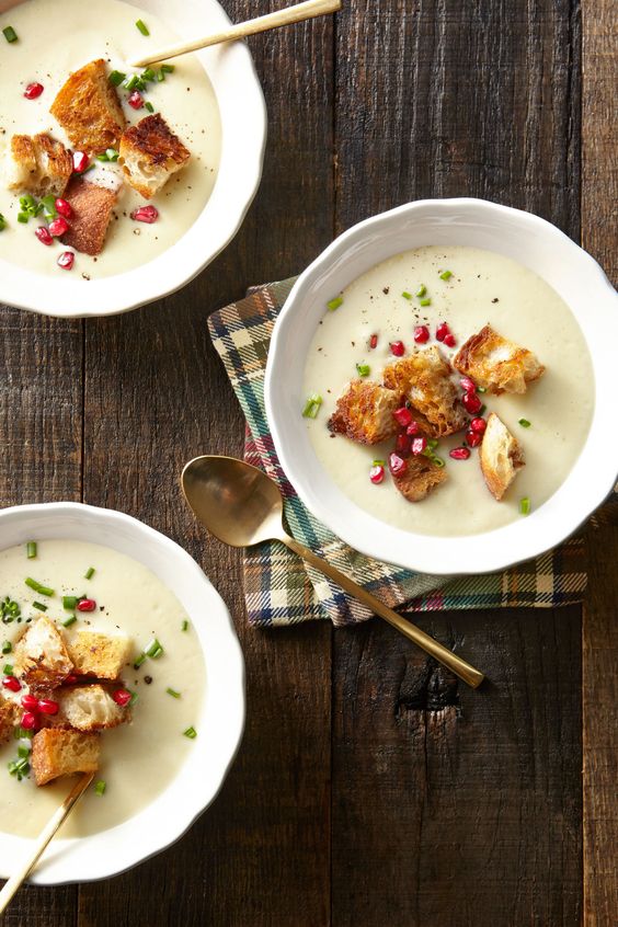 Blomkål Bisque med brune Butter Croutons