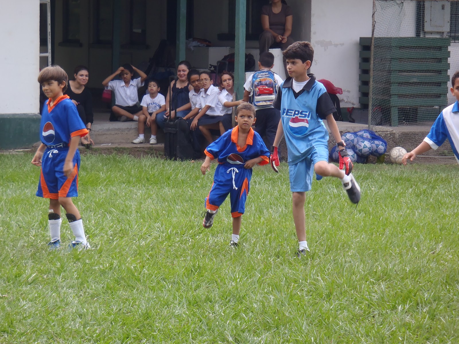 Ken and Erika do Honduras Futbol the most important sport in Honduras