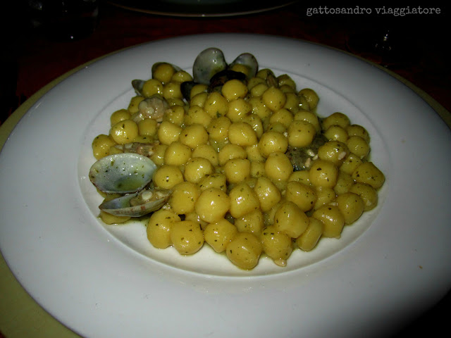 chicche al pesto con vongole