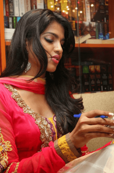dhanshika hot dhanshika hot