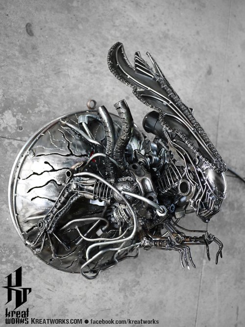As incríveis esculturas de metal reciclado com aliens, predadores e outros, de Kreatworks Kreatworks arte esculturas de metal lixo reciclado ferro-velho steampunk aliens predador exterminador preto e branco