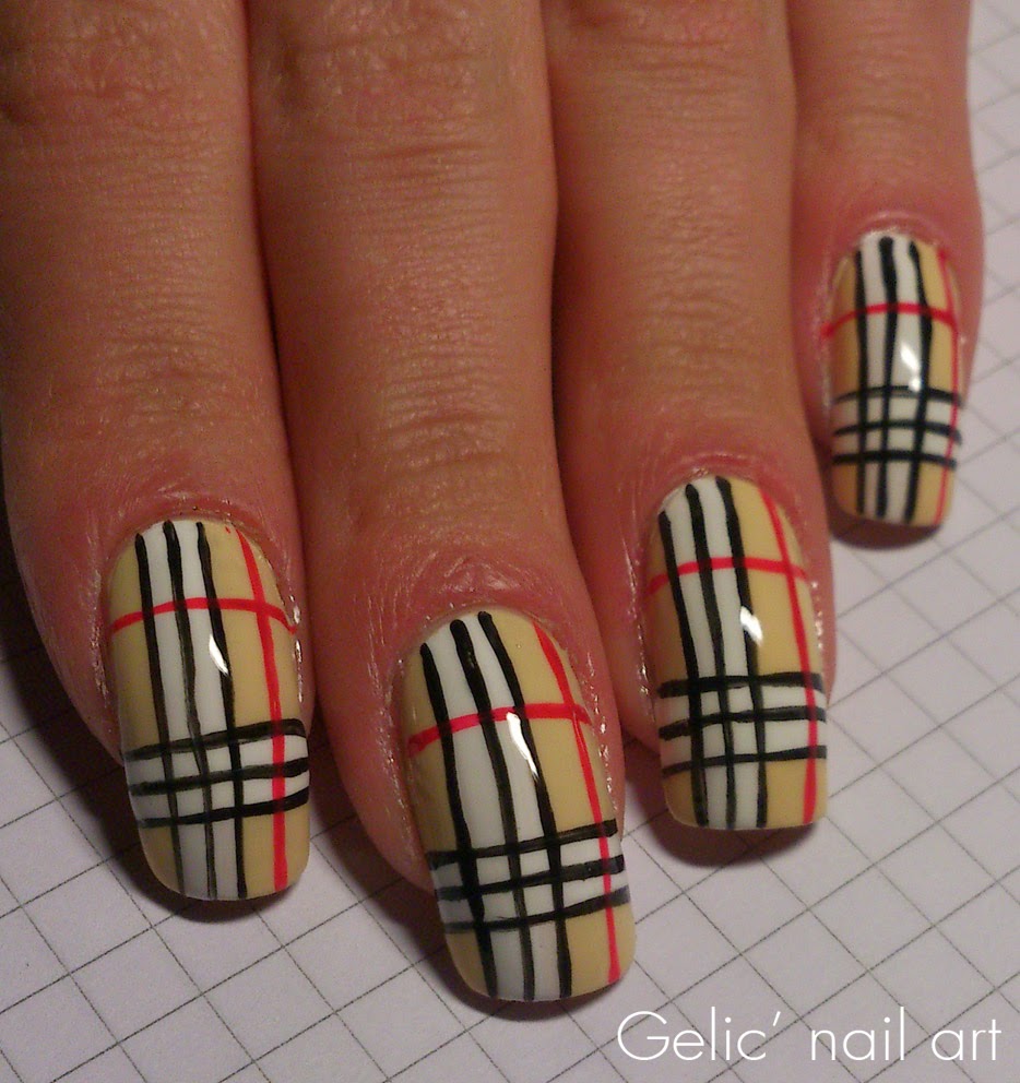 Gelic' nail art: Burberry nails
