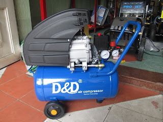 Máy bơm hơi mini dùng để sơn, dùng xịt bụi trong gia đình D&D, Puma IMG_0756