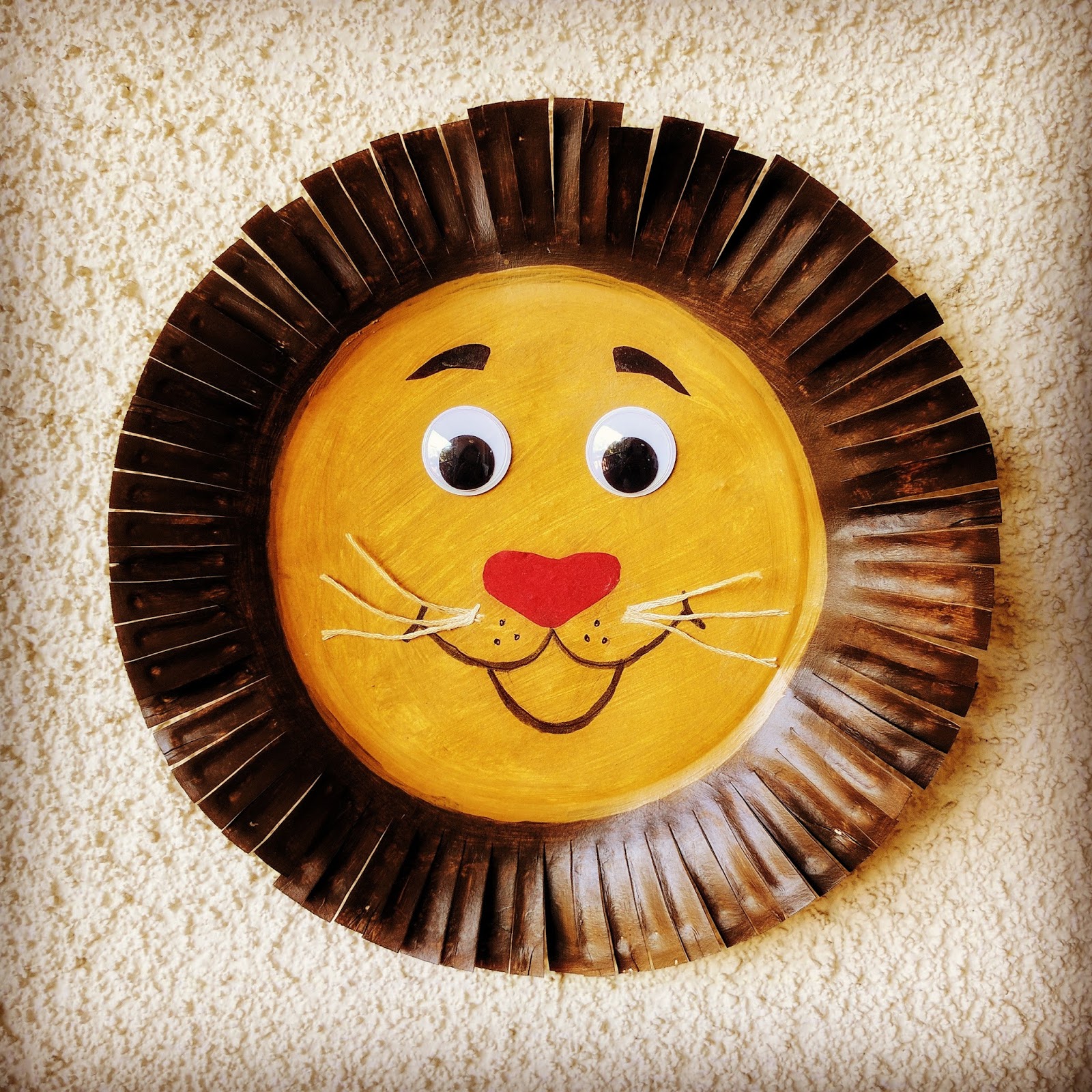 Paper plate, Lion, Kid's craft, craft for kids, Lion craft, easy craft, zootopia, mayor lionheart, crafty mom, crafty kid