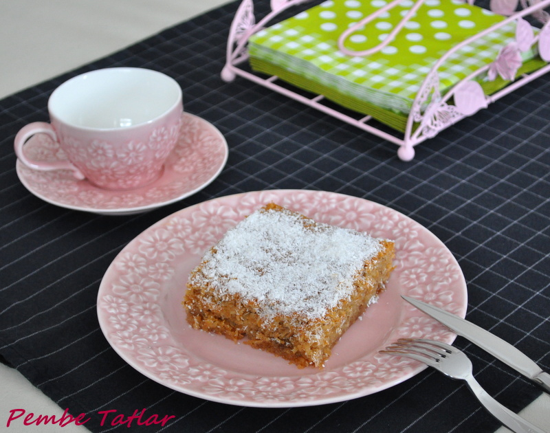 Pembe Tatlar Kadayıflı Kek Tatlısı