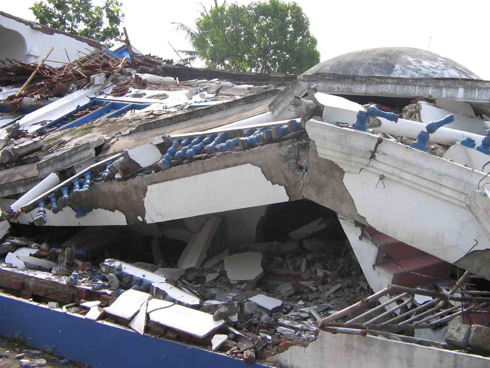 Blog Hadhara Kliping Bencana Alam di Indonesia