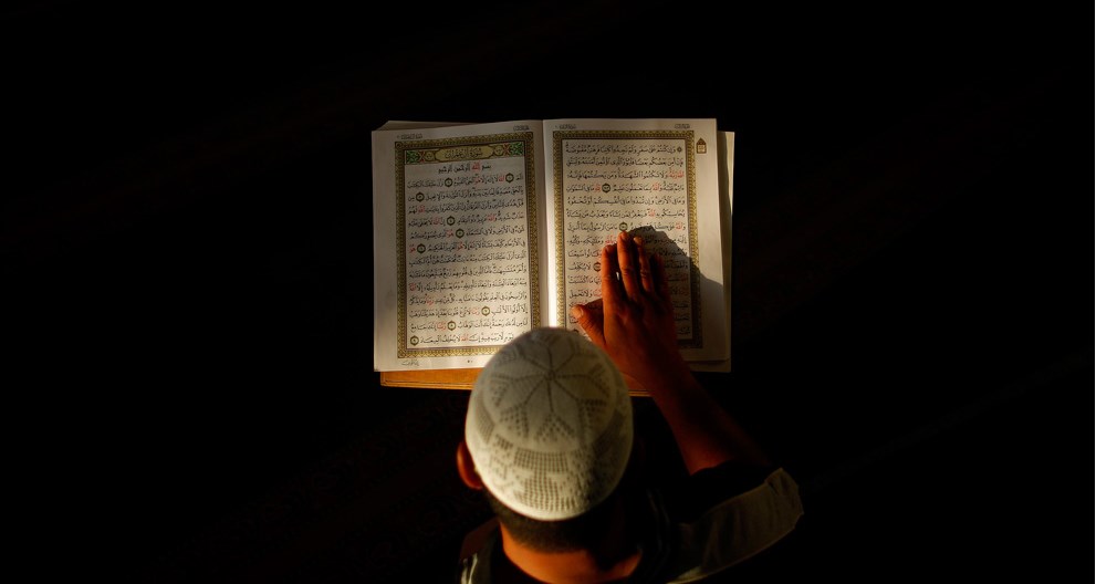 Manfaat Membaca Al-Quran Setelah Maghrib &amp; Subuh - Belajar Mandiri