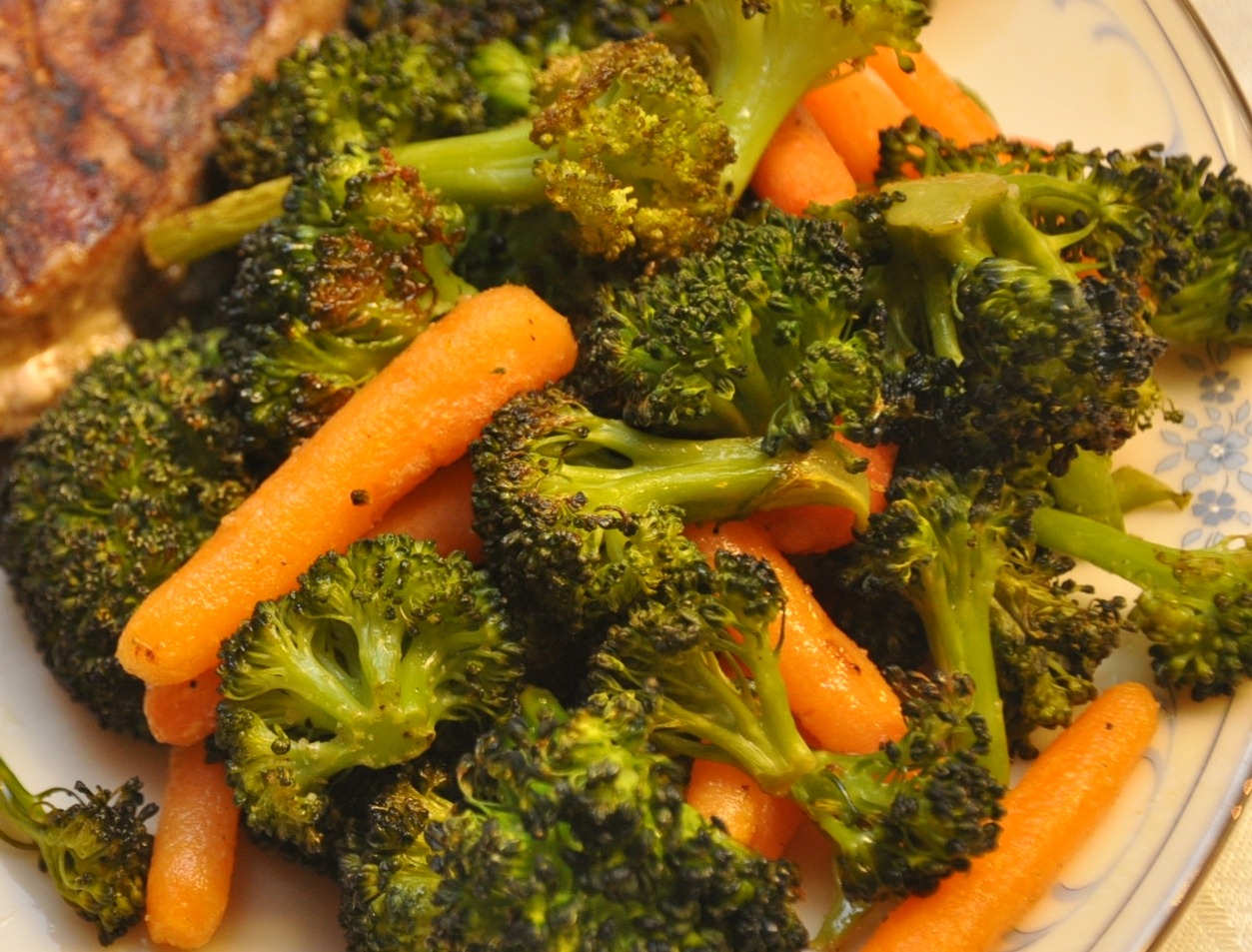 What's Cooking at Richard's ??: Roasted Broccoli & Carrots
