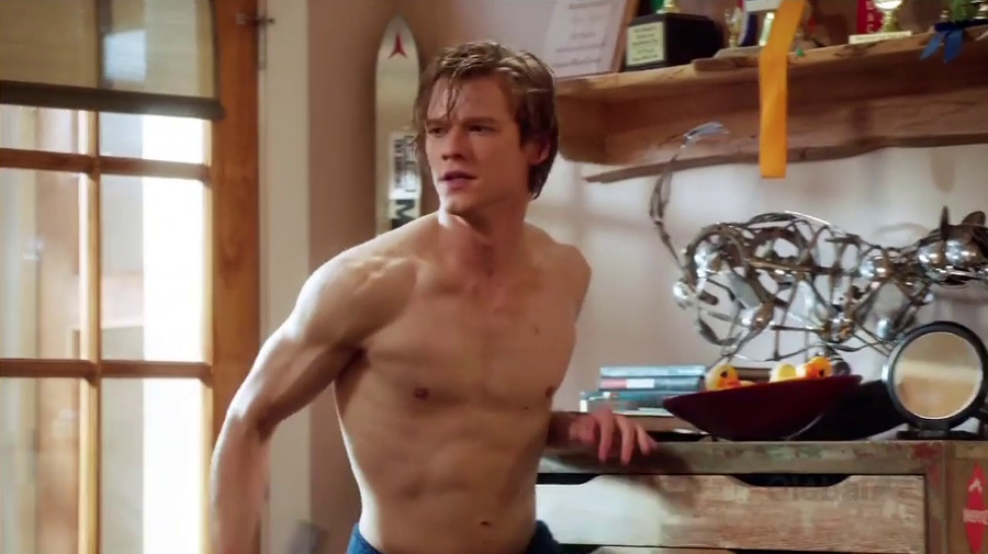 Alexis_Superfan's Shirtless Male Celebs: Lucas Till shirtless in MacGyver, Season 3, Ep 15 Caps