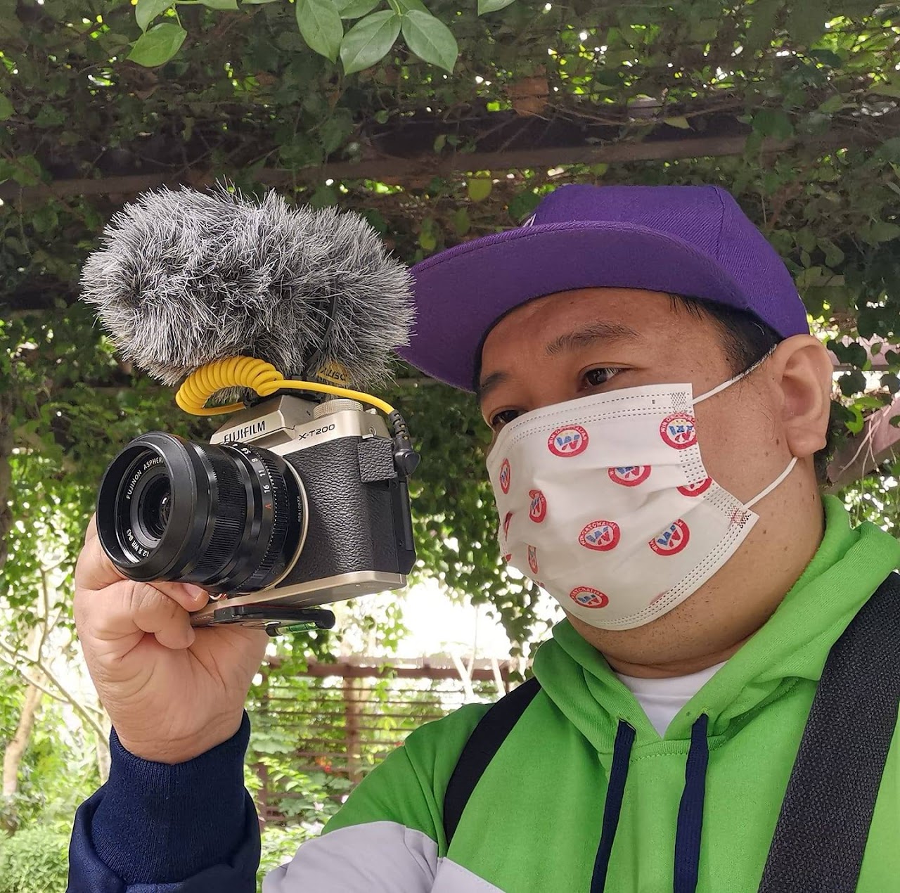 SHRIMP BUCKET enjoy shrimps with dips in Ayala the 30th