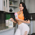 Conheça a modelo Jailyne Ojeda que ficou famosa com a rainha das selfies