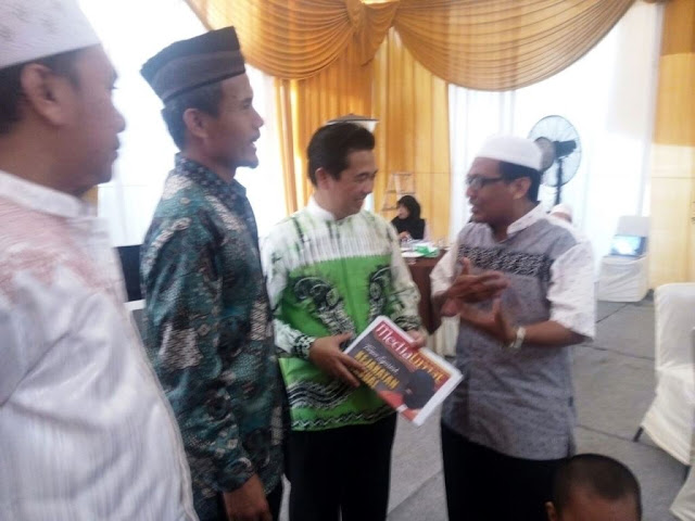 HTI Kalsel Perkuat Ukhuwah dengan Ulama dan Forum Komunikasi Pimpinan Daerah HTI Kalsel Perkuat Ukhuwah dengan Ulama dan Forum Komunikasi Pimpinan Daerah