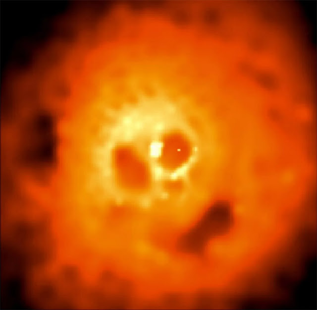 3 - Aglomerado de galáxias de Perseu - A. Fabian - NASA