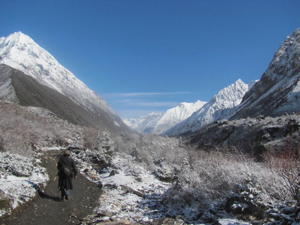 M&M Smith: DAY 13 : NEPAL : Samagaon (3520m) - Samdo (3875m) - 4 hours