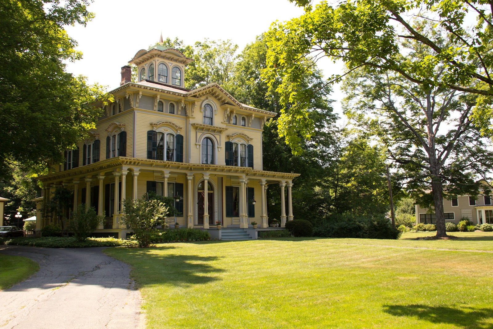 Southwest Daily Images Yellow Victorian House in New Hartford