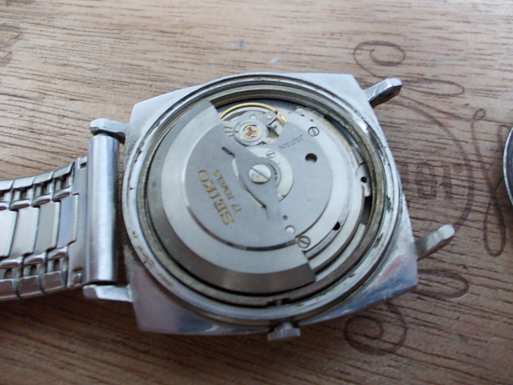 vintage watches: Seiko Sea Lion Selfdater 6205 8000 automatic RM380