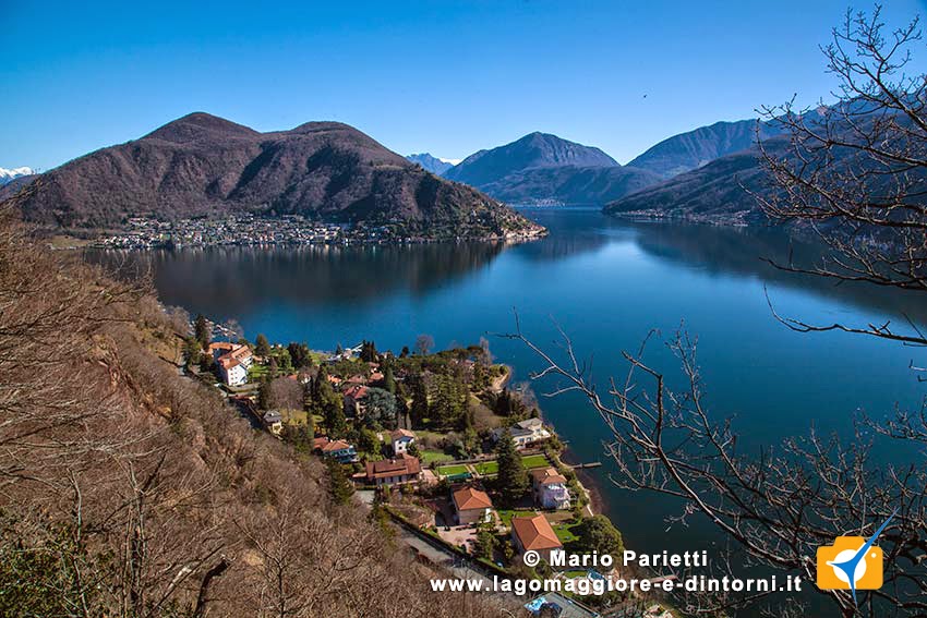 Panorama sul lago di Lugano dal belvedere poco dopo l'inizio del sentiero Panorama sul lago di Lugano dal belvedere poco dopo l'inizio del sentiero