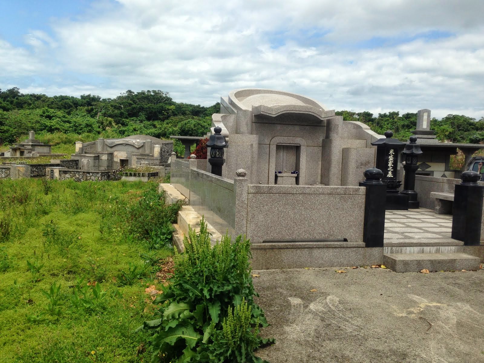 石垣島のお墓
