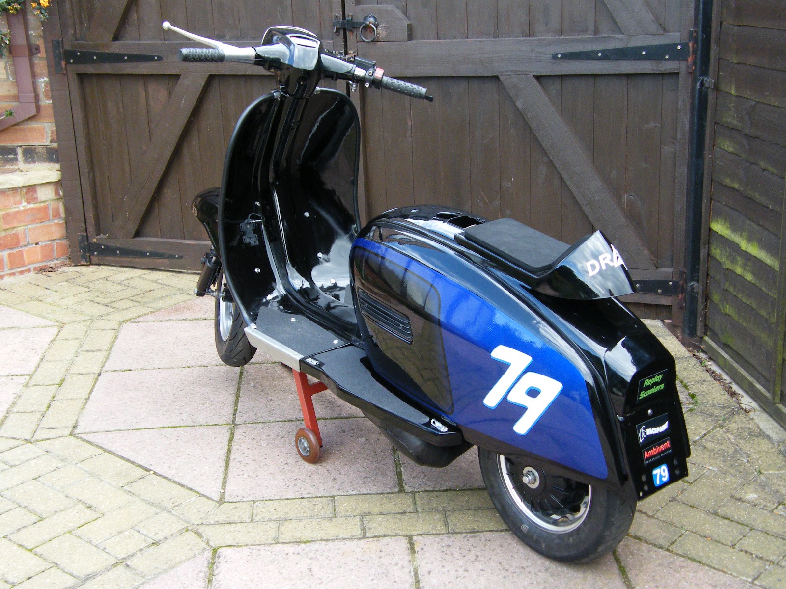 Race Scooter Race Scooter Finishing touches