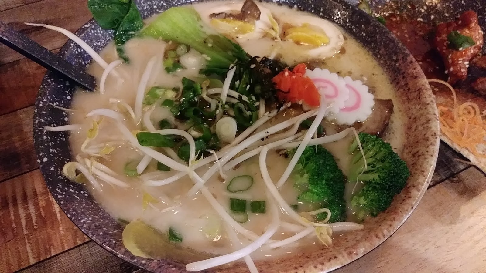 FRIED CHICKEN LIPS: Pao Pao Ramen Factory & Bar