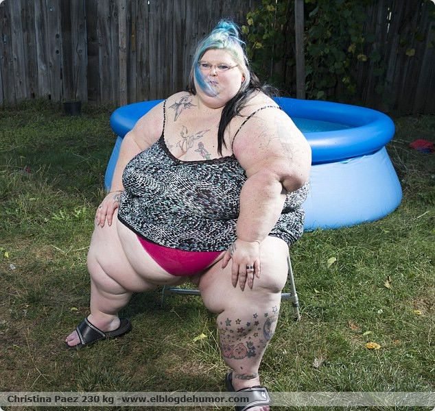 mujer barriga muy gorda