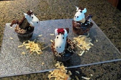 How to Decorate Horse Cupcakes