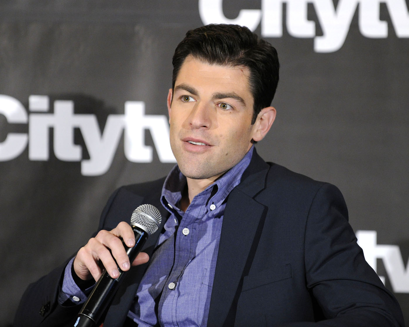 Hollywood Celebrities: Max Greenfield Photos