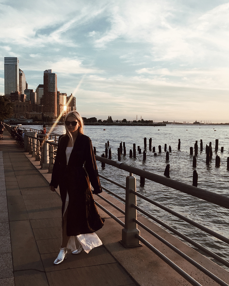 heleneisfor, aritzia, marc jacobs silver booties, new york city, style inspiration, golden hour