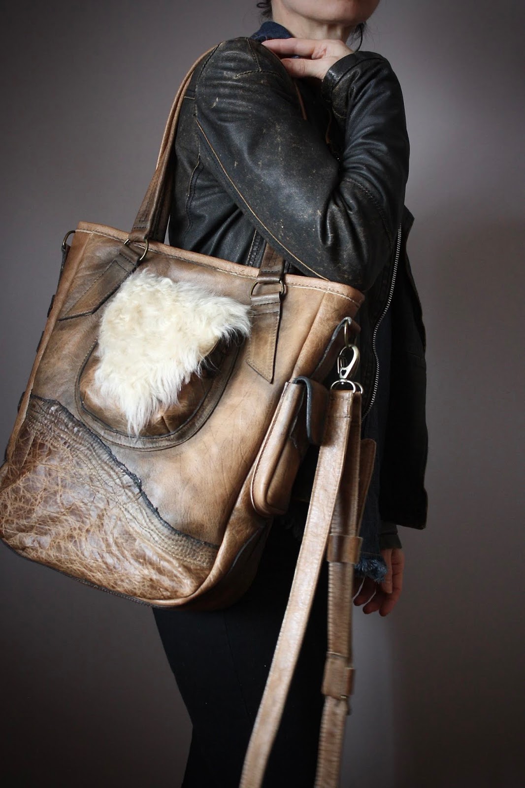 Laboratory of Fashion Distressed leather shoulder bag with sheepskin