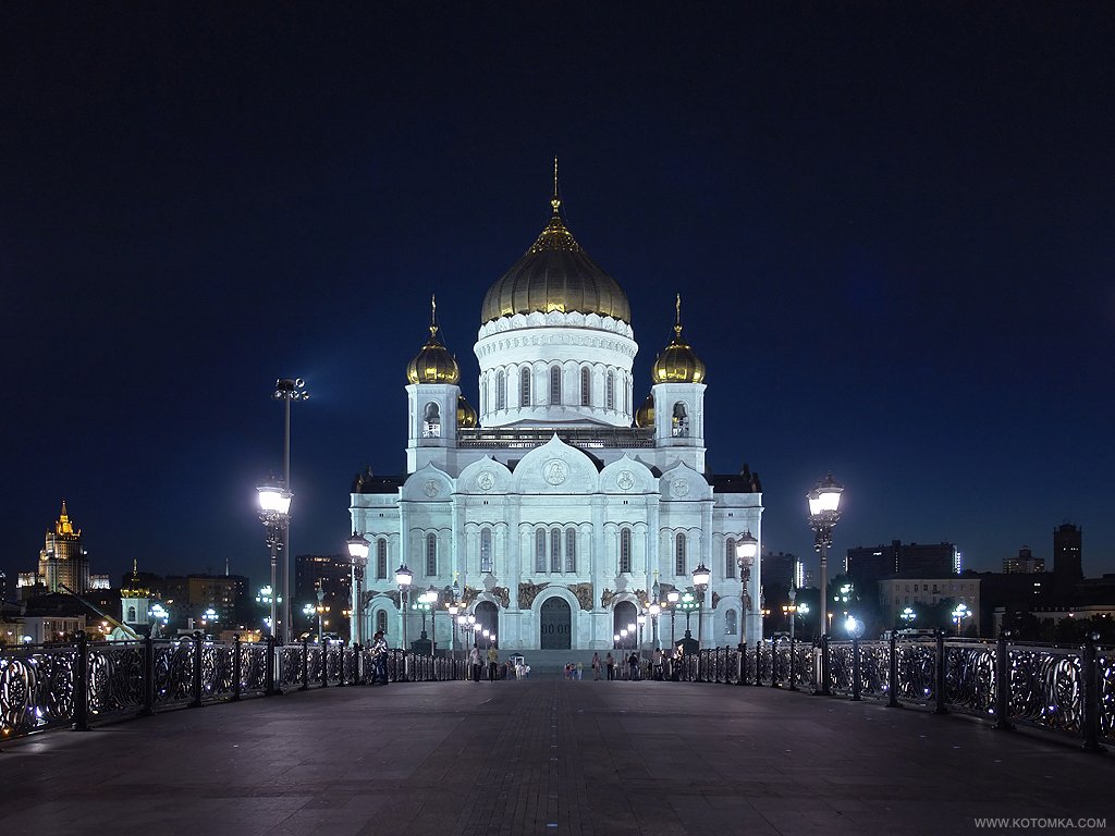 Храмы москвы ночью