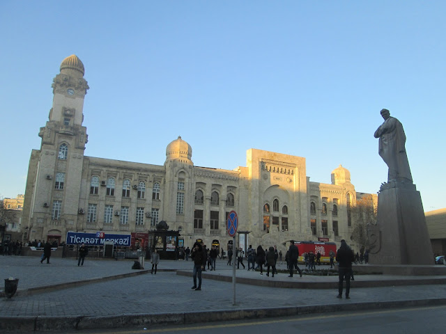 La capital de Azerbaiyán es una caja de sorpresas