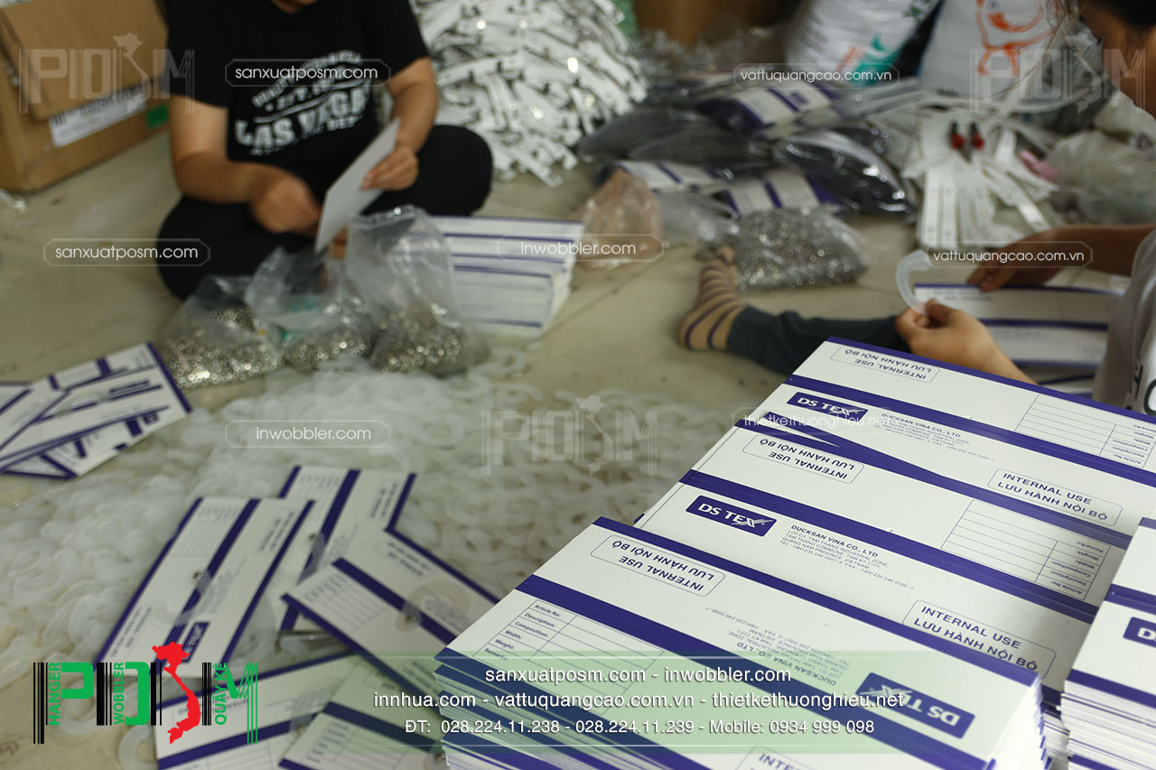bảng-treo-vải-mẫu bảng-treo-vải-mẫu