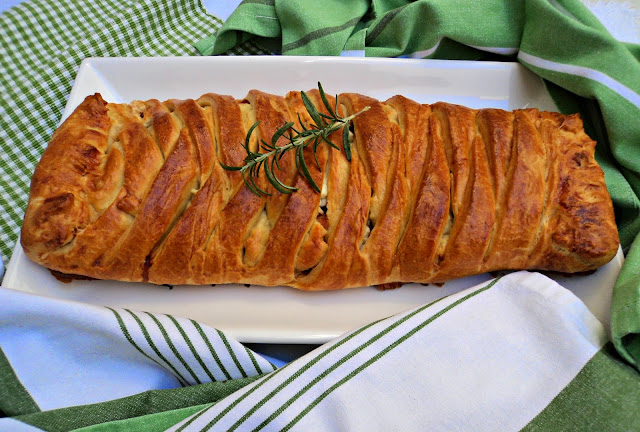 Empanada De Lomo Adobado