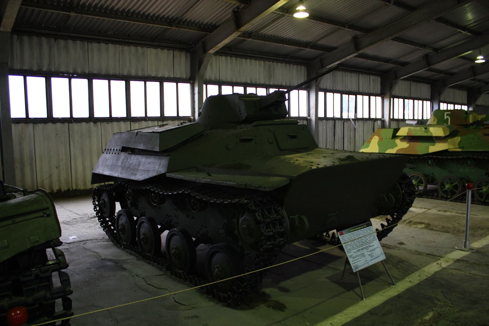 музей танков в кубинке. кубинка танковый музей великобритании. м4 шерман внутри. музей военной техники в москве кубинка. кубинка телефоны.