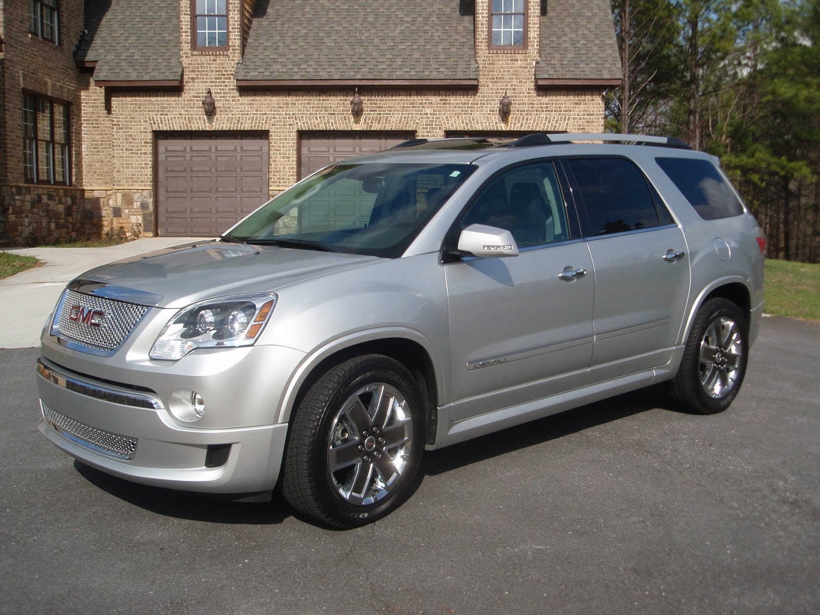 Auto Trends with 2011 GMC Acadia DenaliA TrickedOut