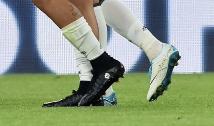 nike mercurial superfly blackout