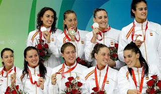 La selección de sincronizada, con la medalla lograda en Pekín 2008
