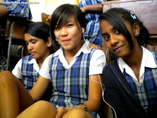 Hot Desi college and school girls: Desi schoolgirls from srilanka